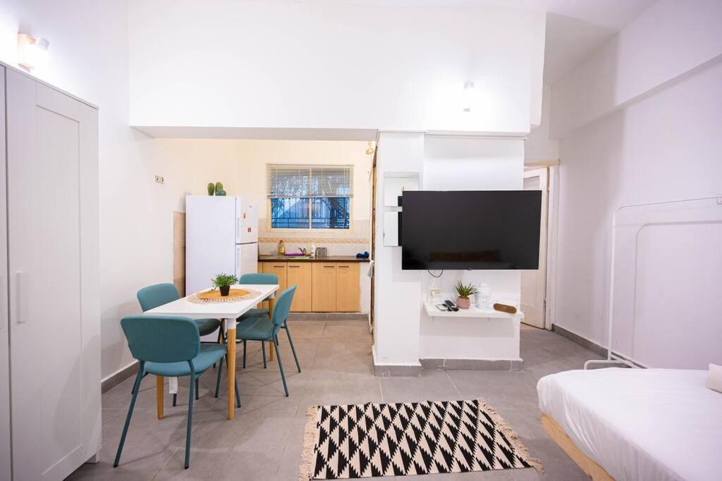Studio Apartment In Ben Yehuda Cozy And Convinent Tel Aviv Exterior photo