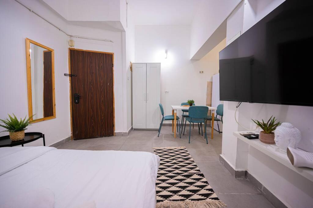 Studio Apartment In Ben Yehuda Cozy And Convinent Tel Aviv Exterior photo