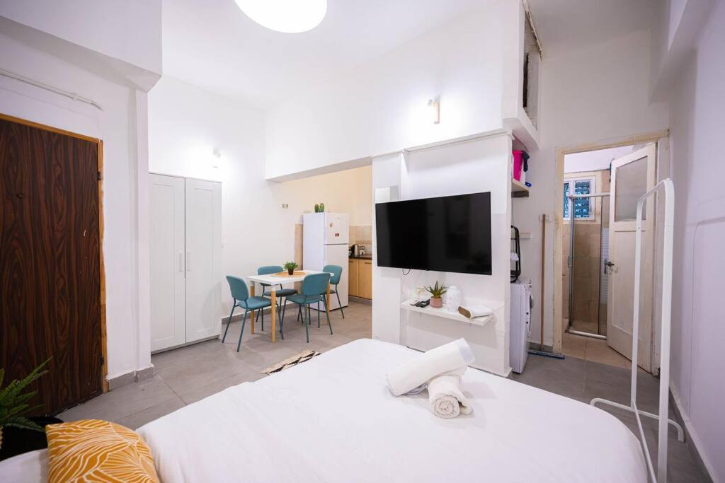 Studio Apartment In Ben Yehuda Cozy And Convinent Tel Aviv Exterior photo