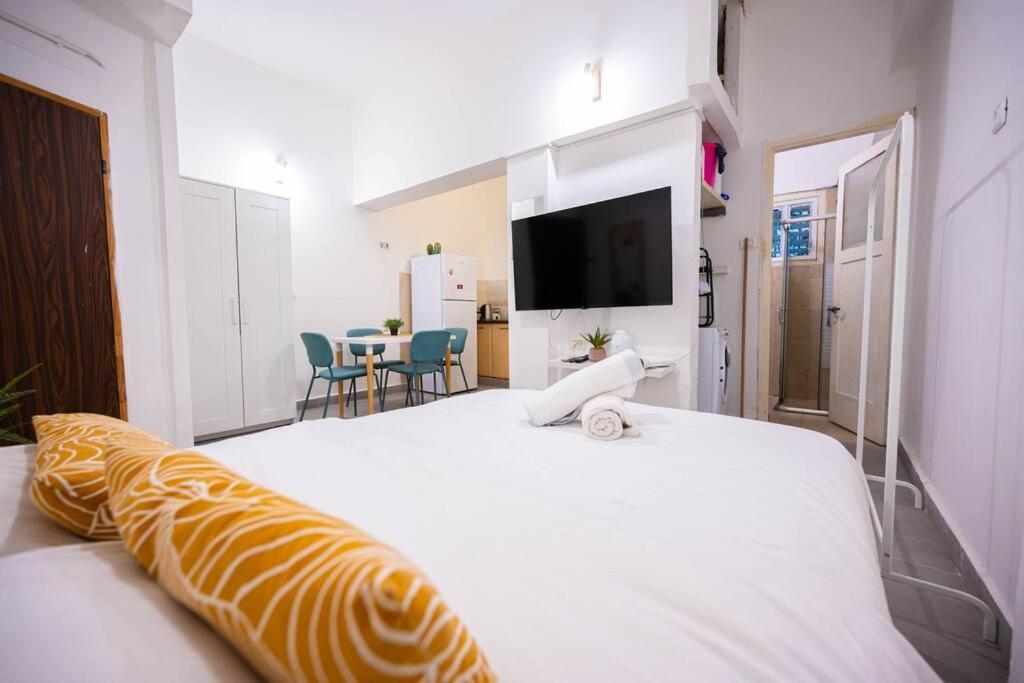 Studio Apartment In Ben Yehuda Cozy And Convinent Tel Aviv Exterior photo